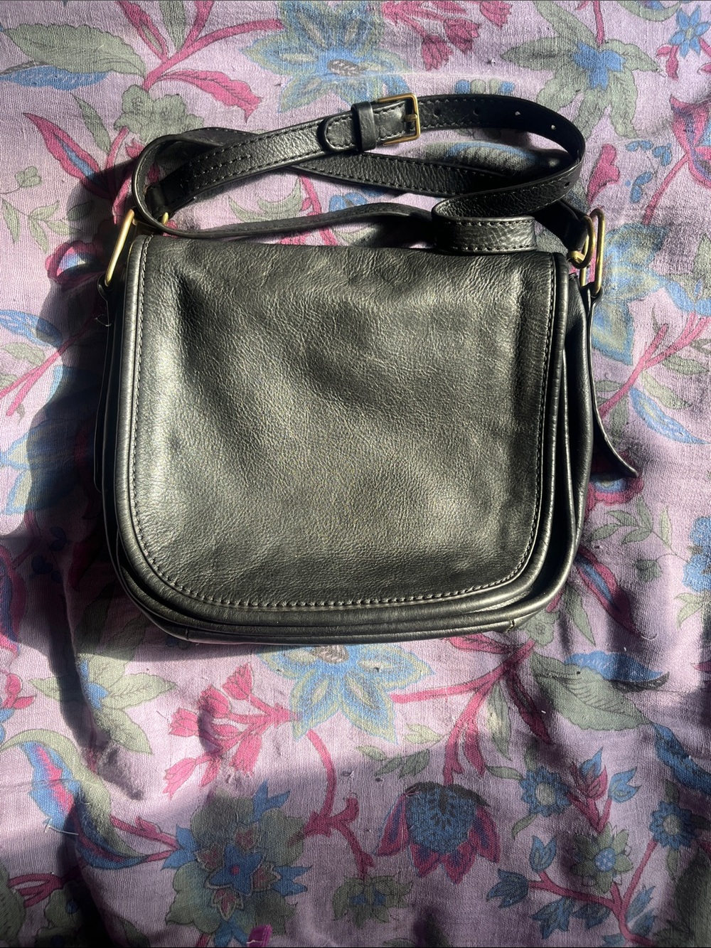 Classic Black Leather Crossbody Bag - fossil brand